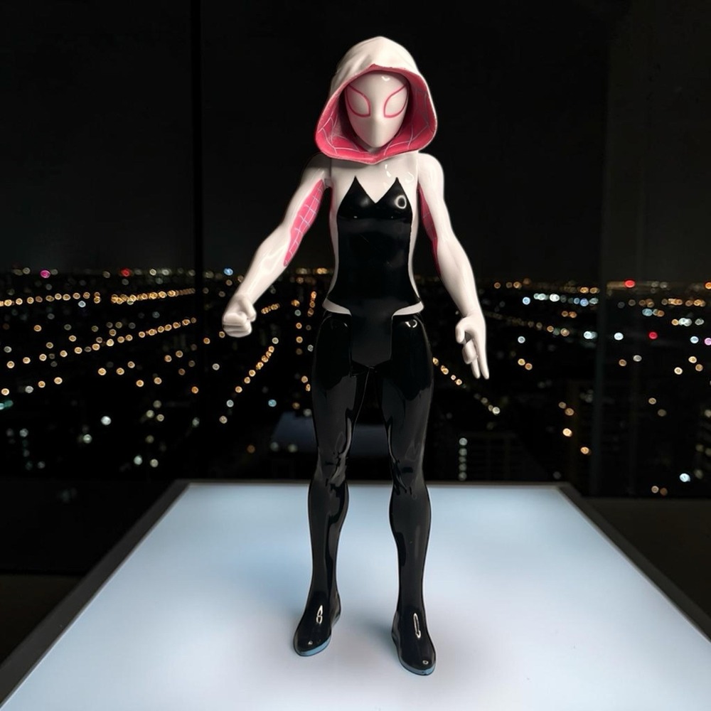 Marvel Spider-Man Ghost Spider Gwen Titan Hero Series 11" Action Figure Hasbro